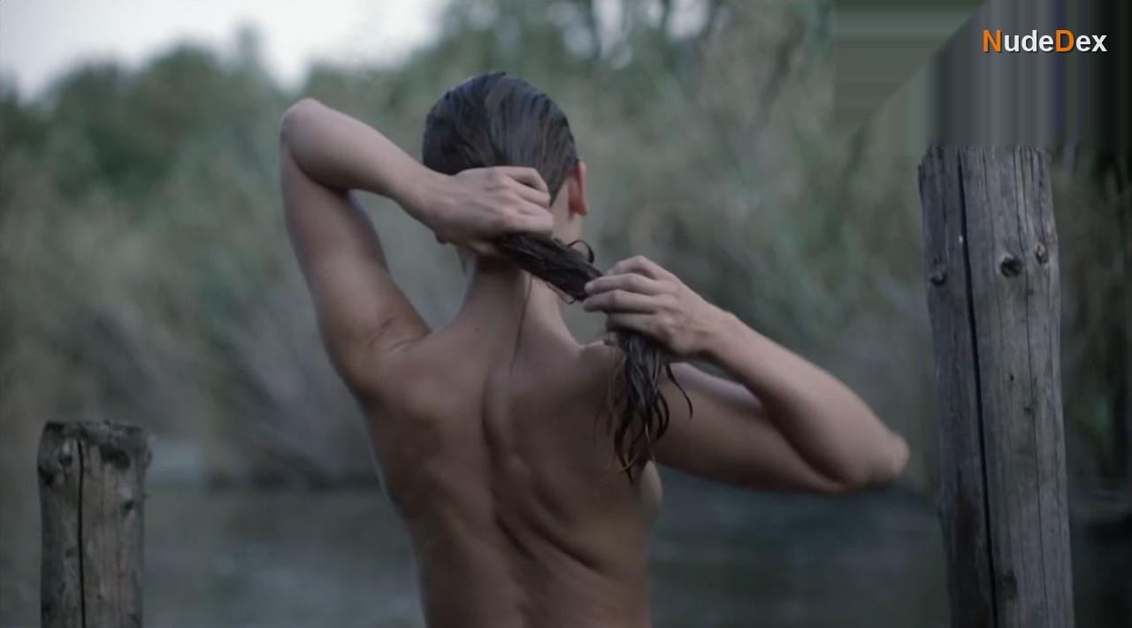 Peri Baumeister in The Last Kingdom, photo 15