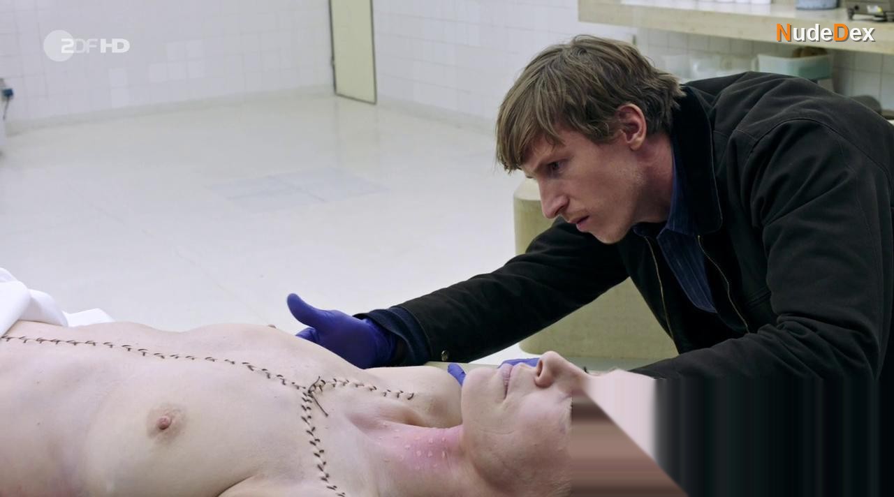 Petra Van De Voort in Schwartz Schwartz Mein Erster Mord, photo 2