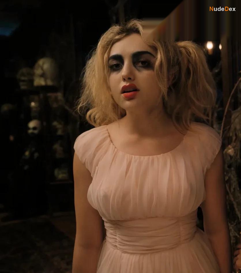 Peyton List in Hubie Halloween, photo 5