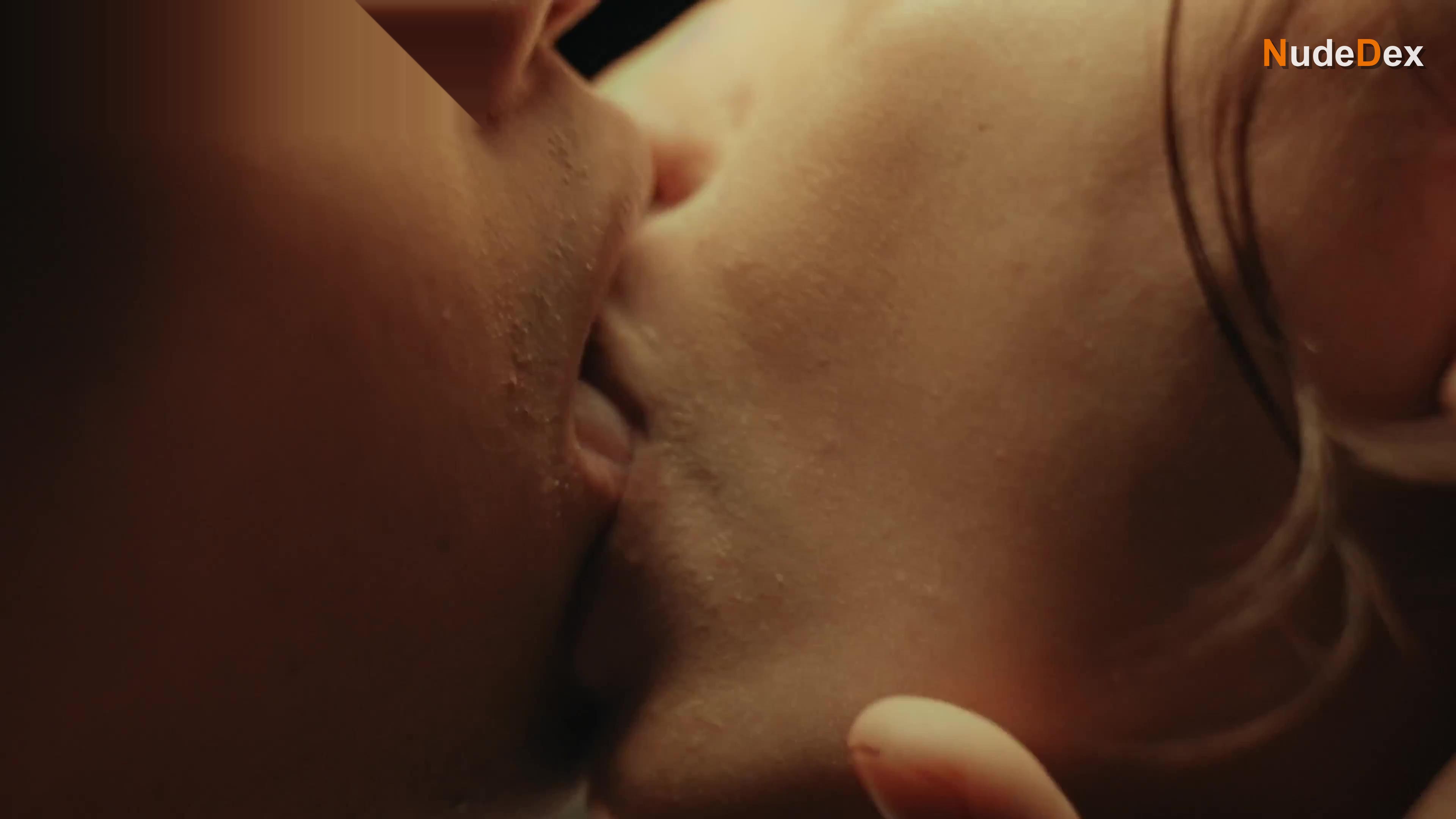 Phoebe Walker in Livescream, photo 18