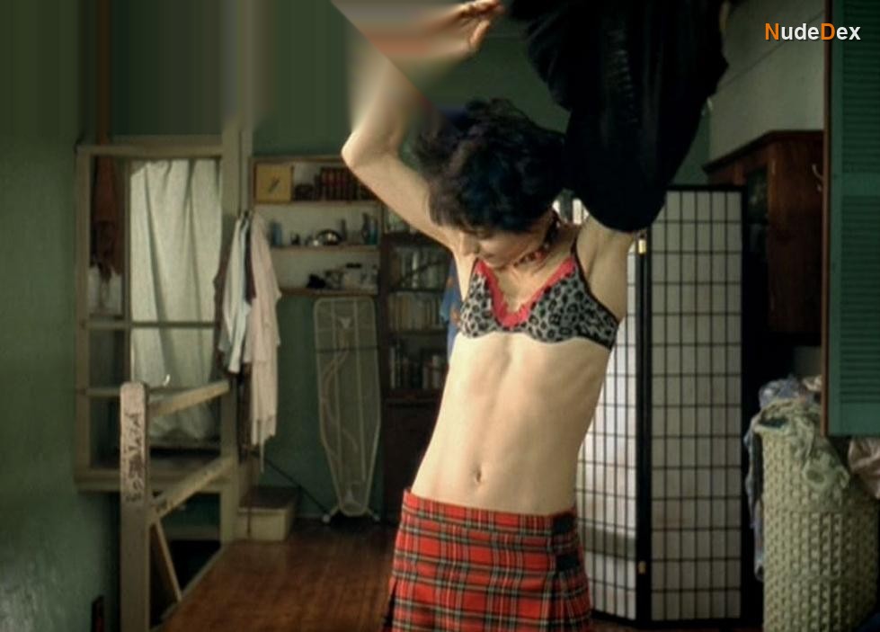 Pia Miranda in Garage Days, photo 5