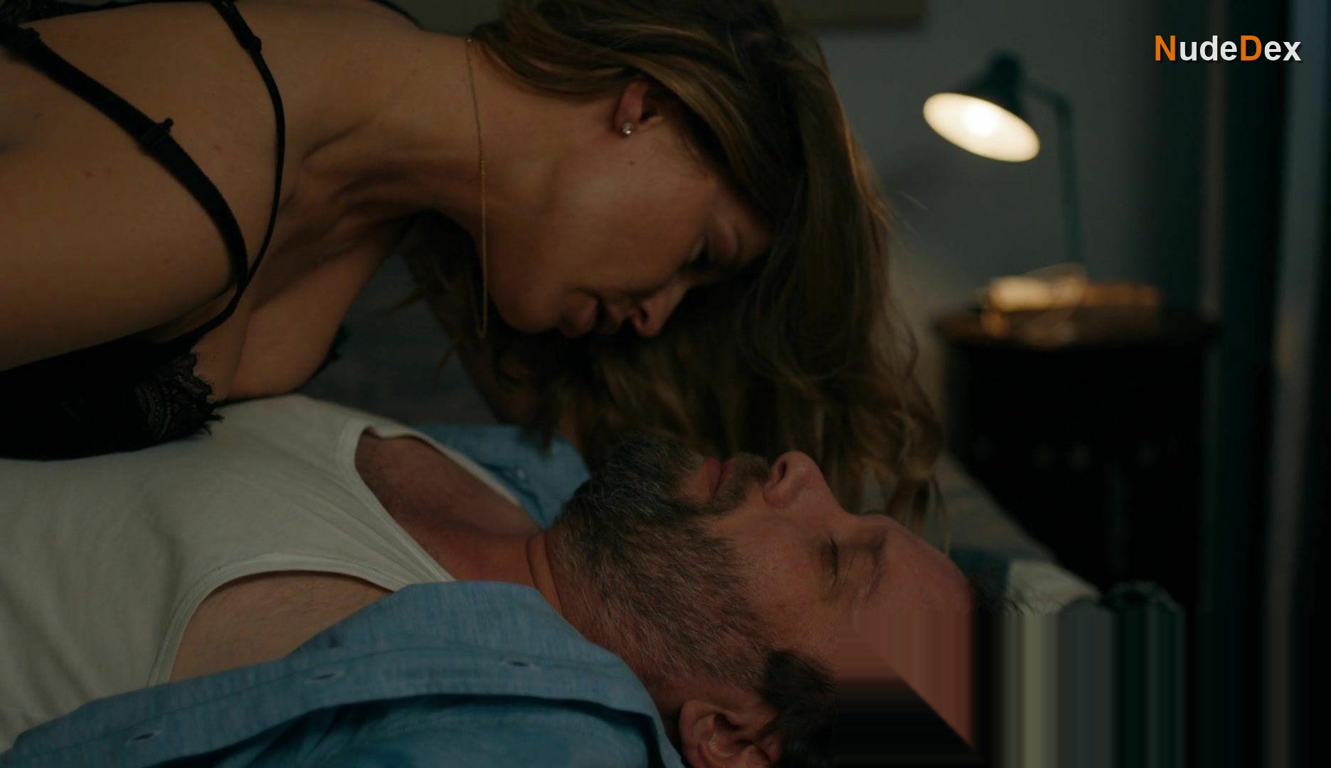 Pina Kuhr in Jerks, photo 3