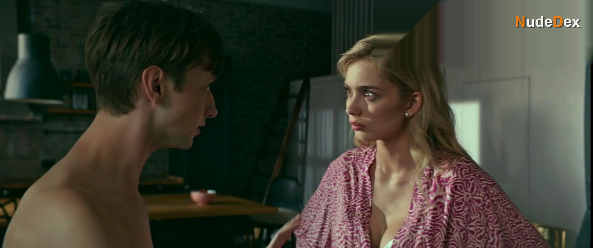 Polina Shenaeva in Bes Poputal, photo 4