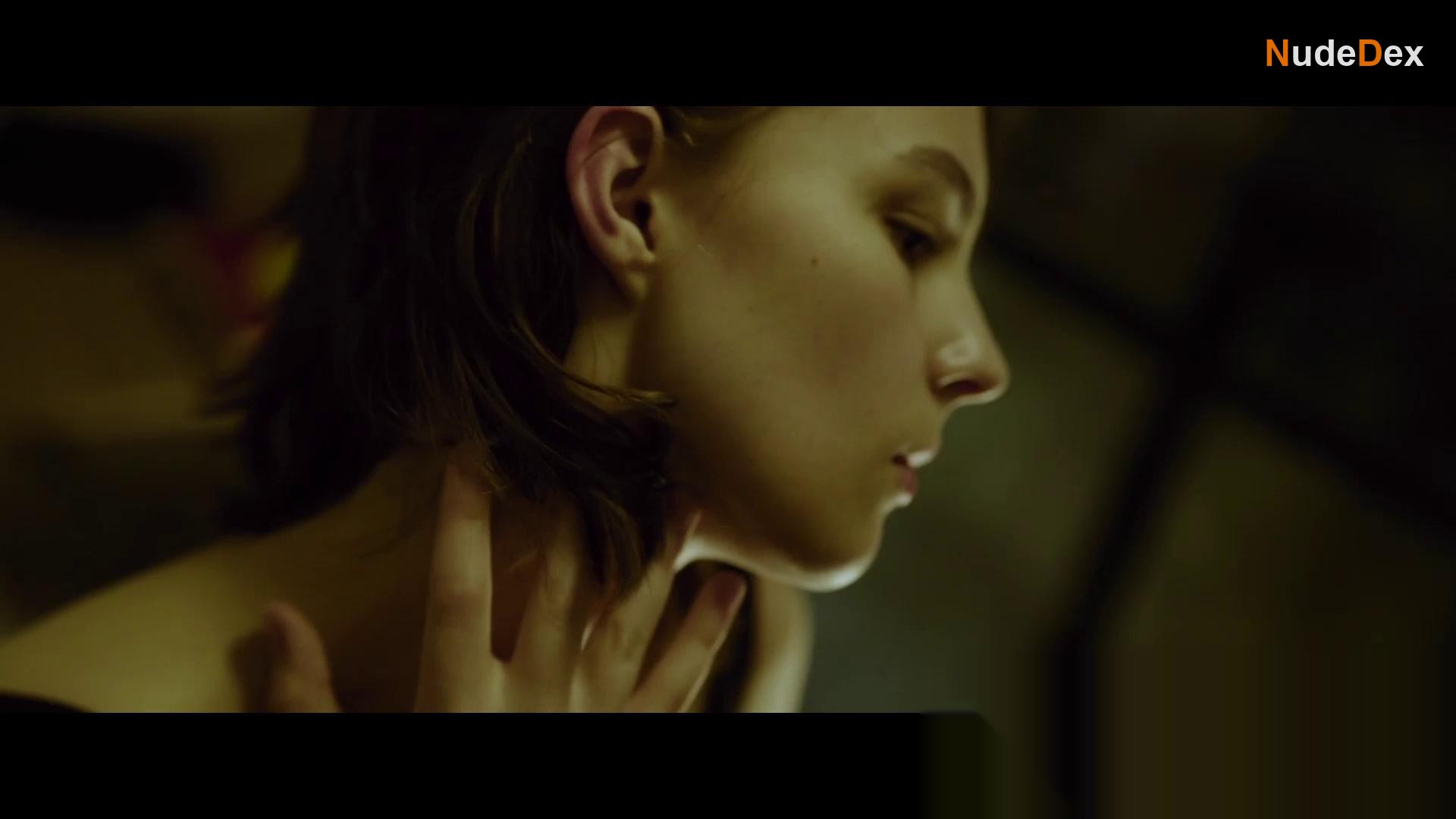 Polina Tsyganova in 110, photo 7