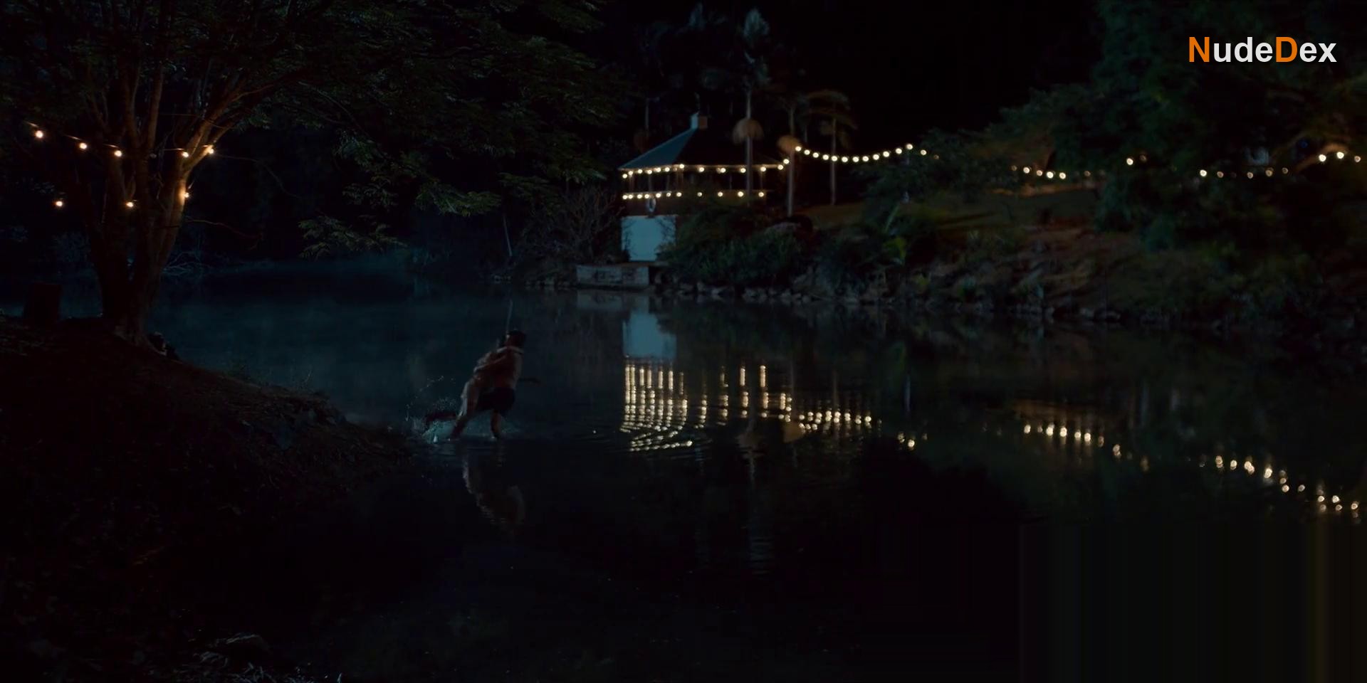 Poppy Montgomery in Christmas On The Farm, photo 10