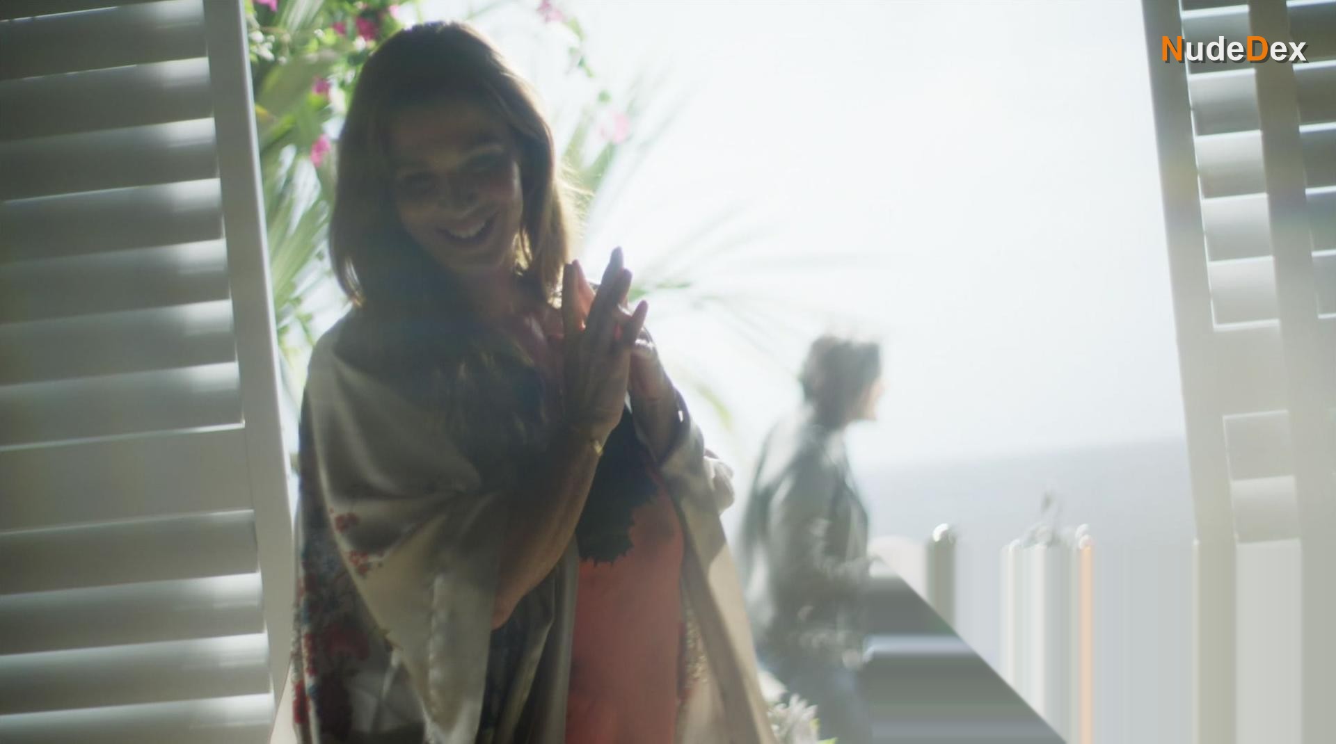 Poppy Montgomery in Reef Break, photo 1