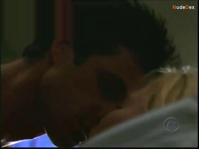 Poppy Montgomery in Without A Trace, photo 5