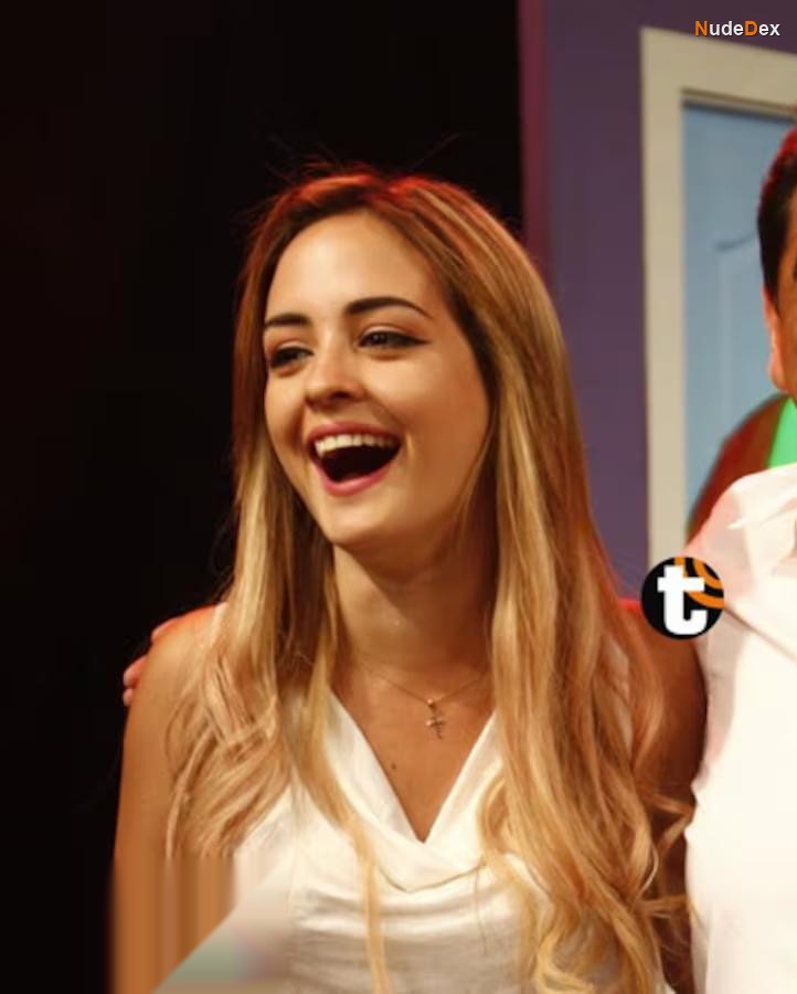 Priscila Espinoza in Humor Peru, photo 2