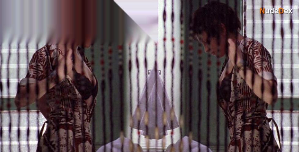 Rachael Leigh Cook in 29 Palms, photo 3