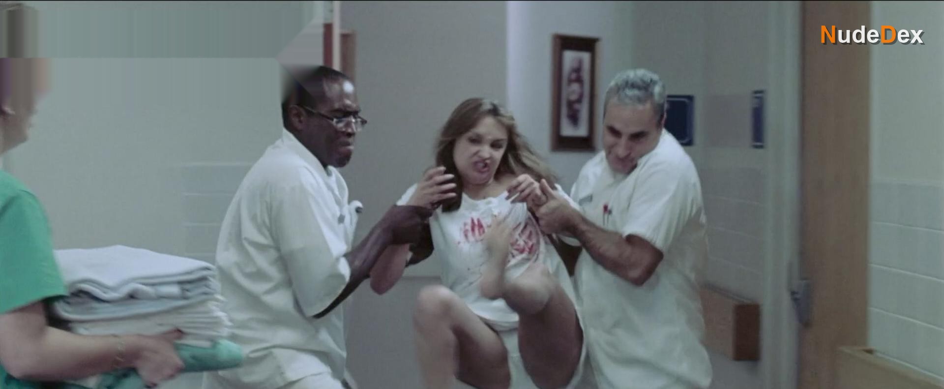Rachael Leigh Cook in Stateside, photo 13