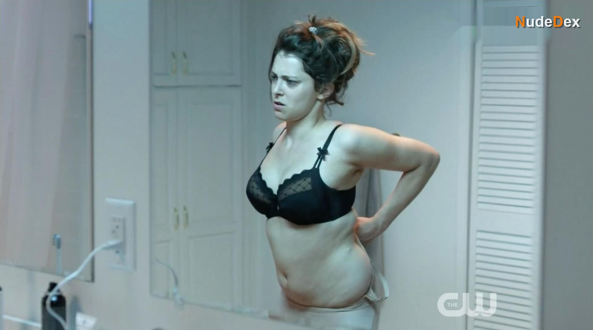 Rachel Bloom in Crazy Ex-girlfriend, photo 1