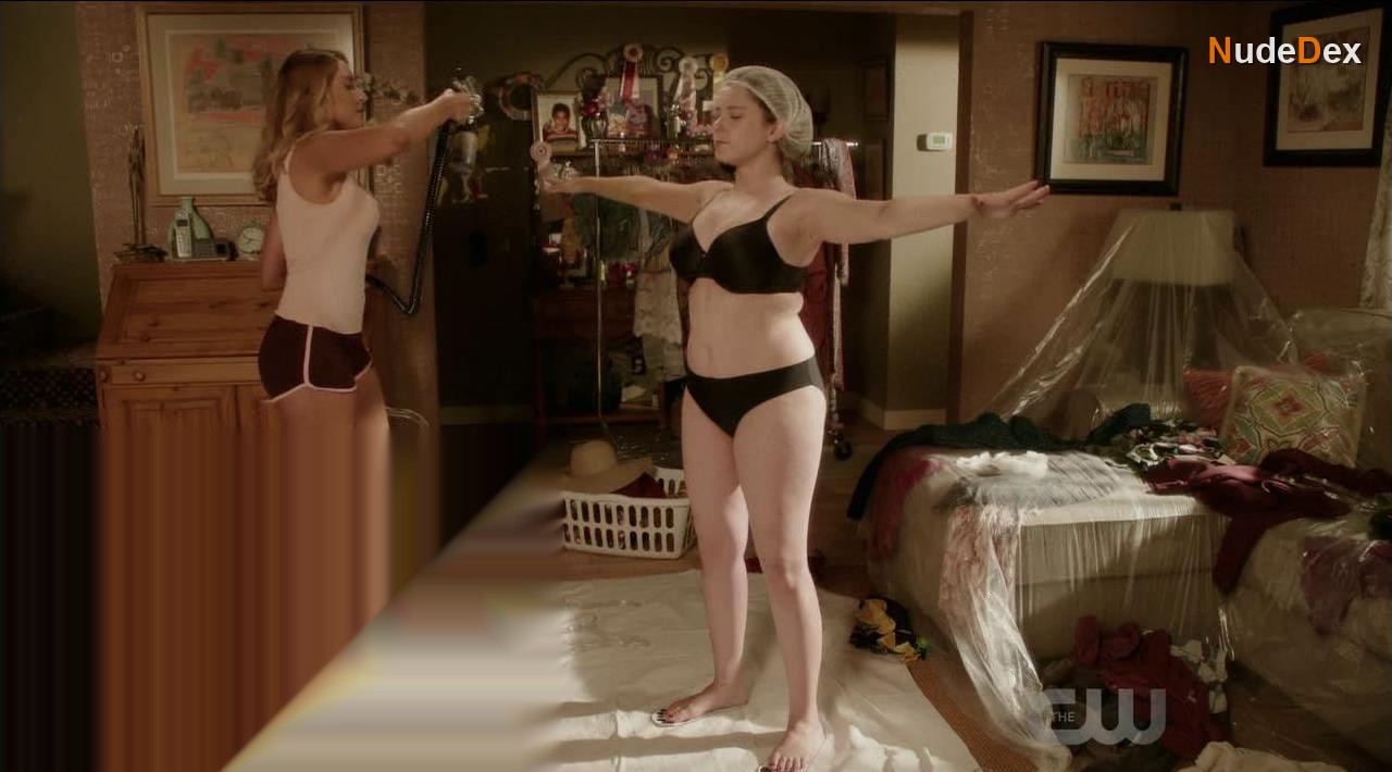 Rachel Bloom in Crazy Ex-girlfriend, photo 21