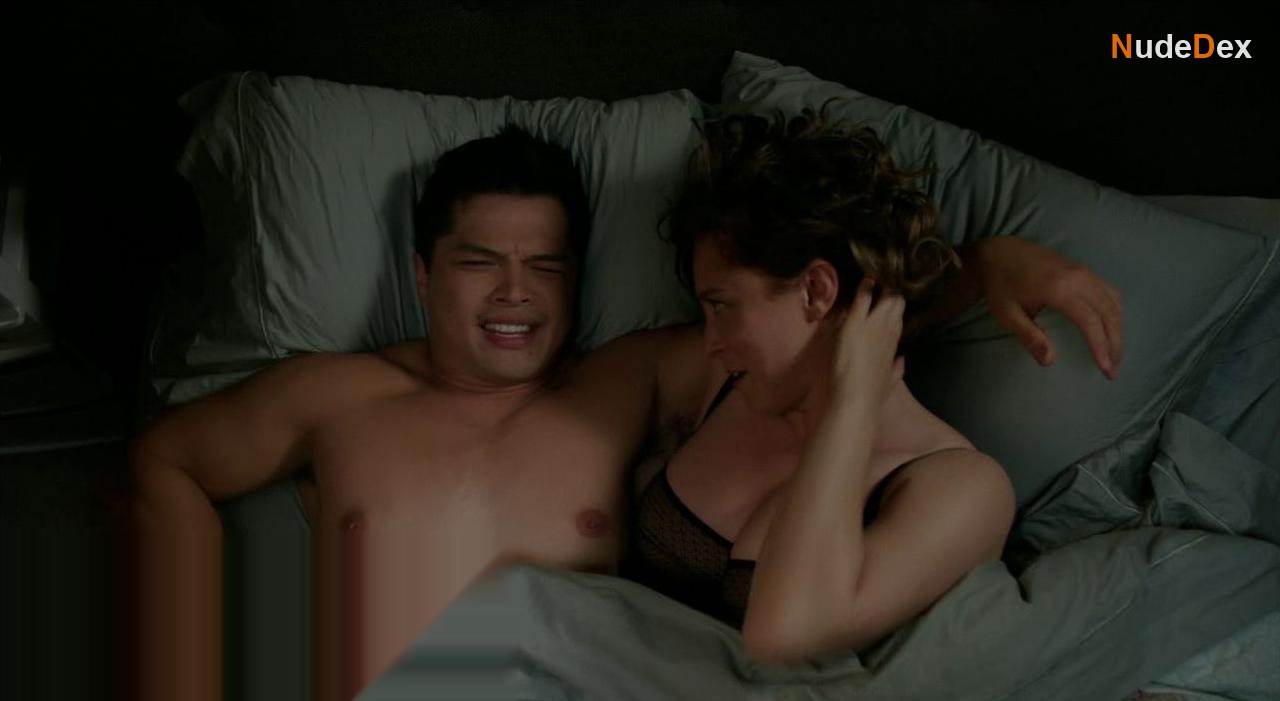 Rachel Bloom in Crazy Ex Girlfriend, photo 32