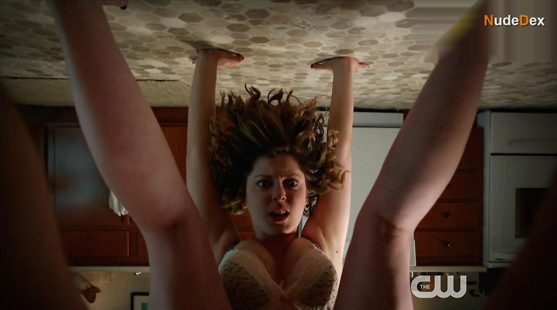 Rachel Bloom in Crazy Ex Girlfriend, photo 36