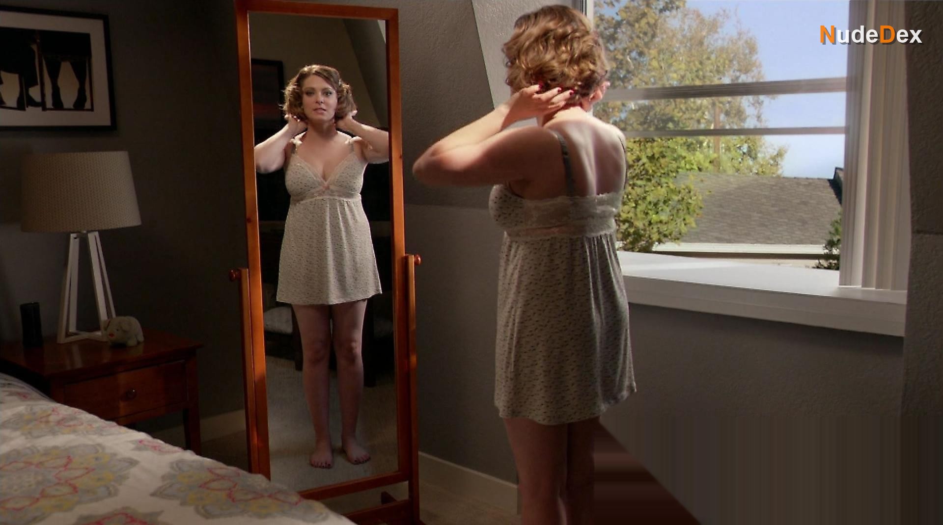Rachel Bloom in Crazy Ex Girlfriend, photo 39
