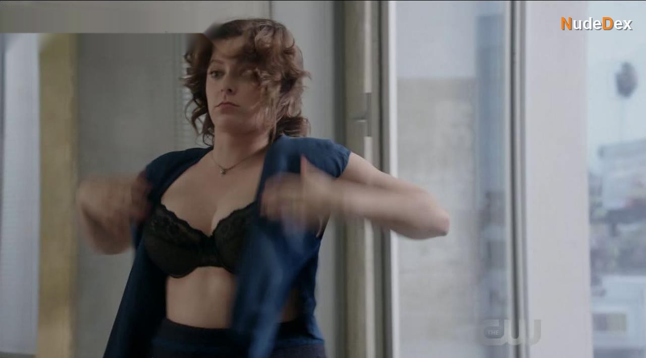 Rachel Bloom in Crazy Ex Girlfriend, photo 40