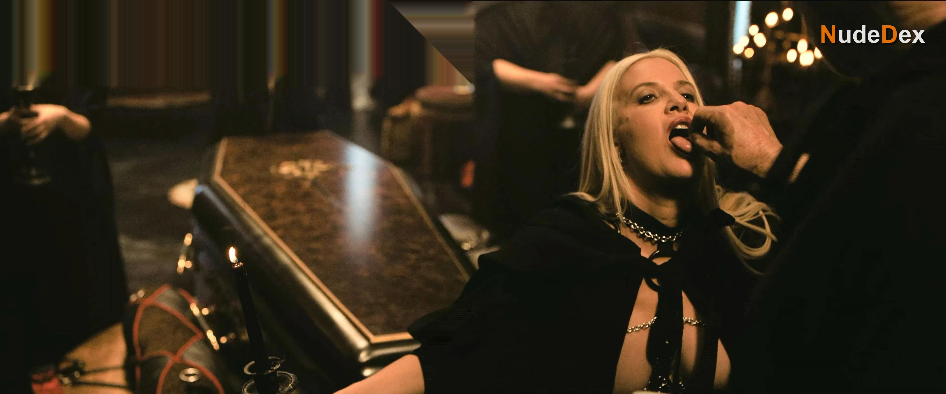 Rachel Sheen in Psycho Killer, photo 9
