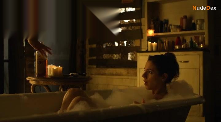 Rachel Skarsten in Lost Girl, photo 10