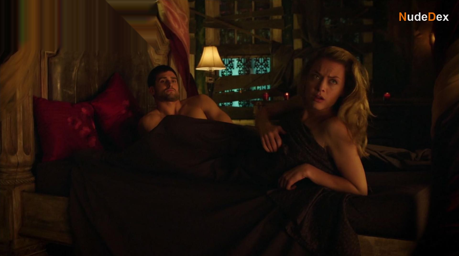Rachel Skarsten in Lost Girl, photo 13