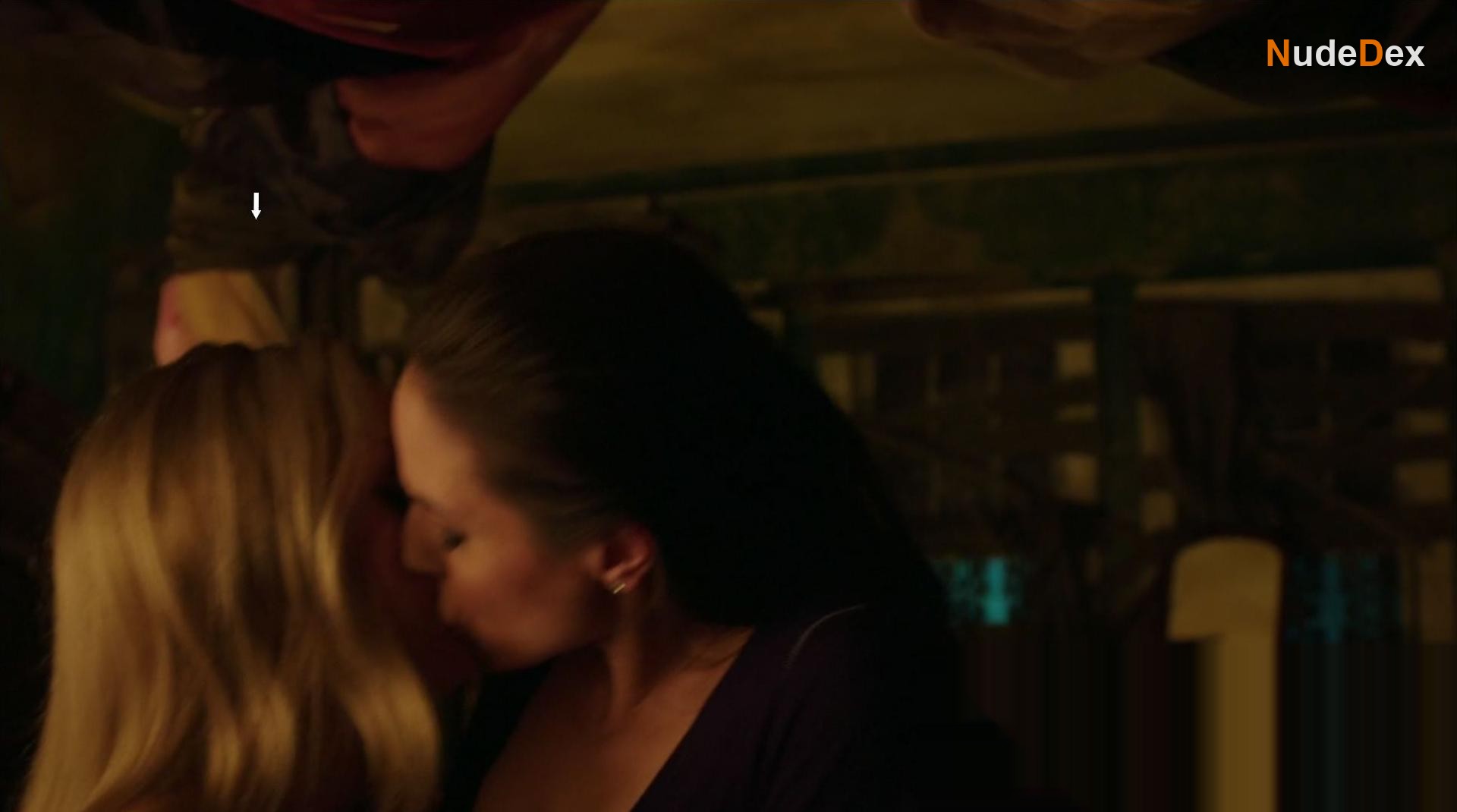 Rachel Skarsten in Lost Girl, photo 16