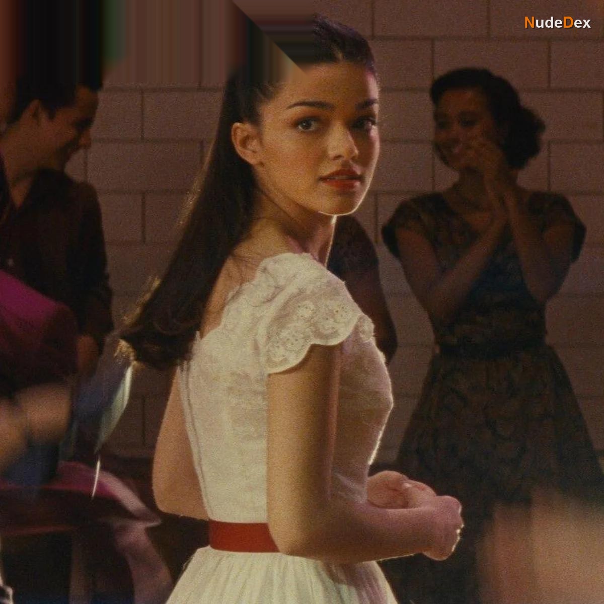 Rachel Zegler in West Side Story, photo 1