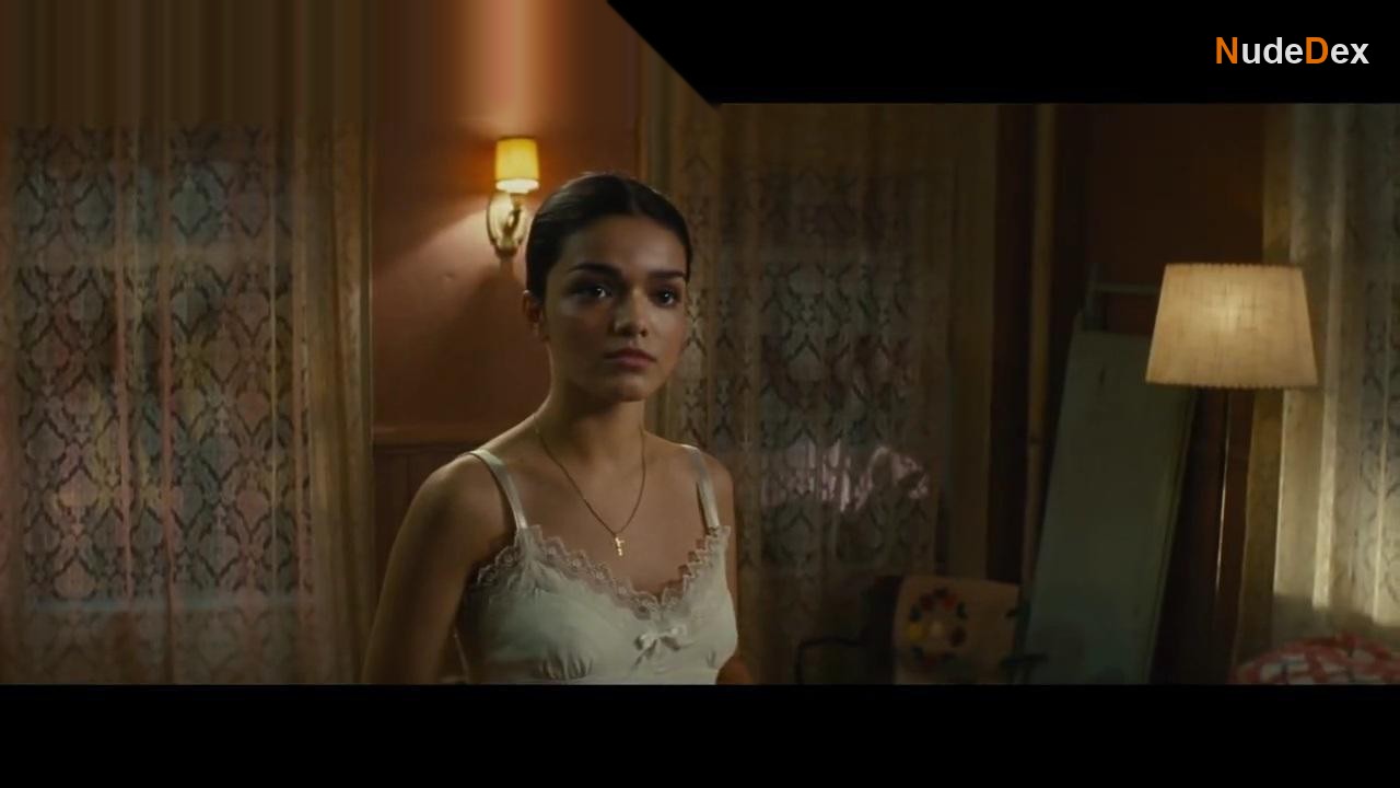 Rachel Zegler in West Side Story, photo 2