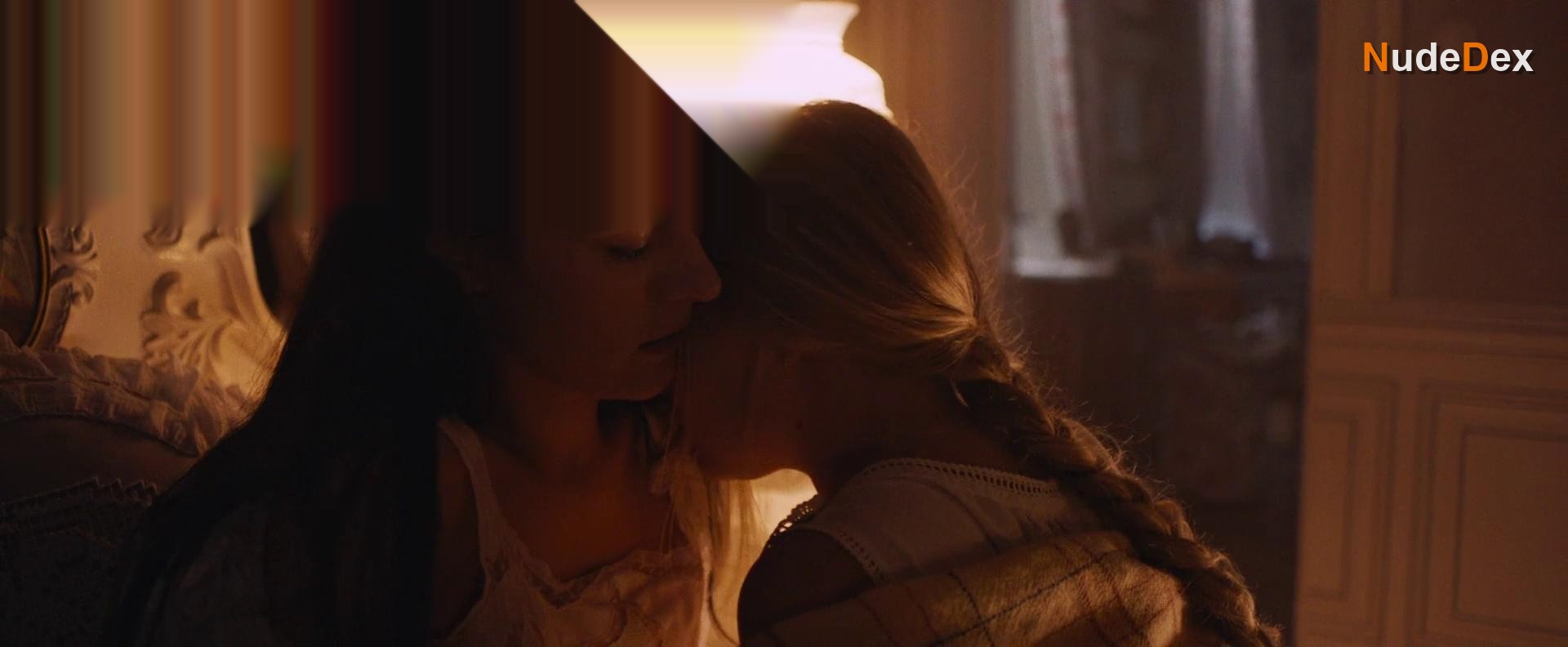 Radka Caldova in The Chambermaid, photo 1