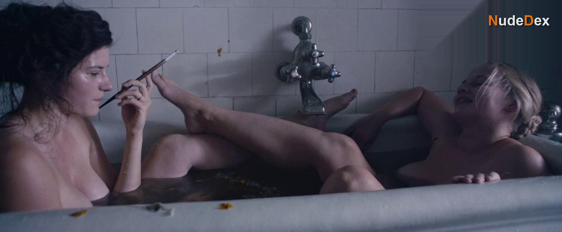 Radka Caldova in The Chambermaid, photo 2