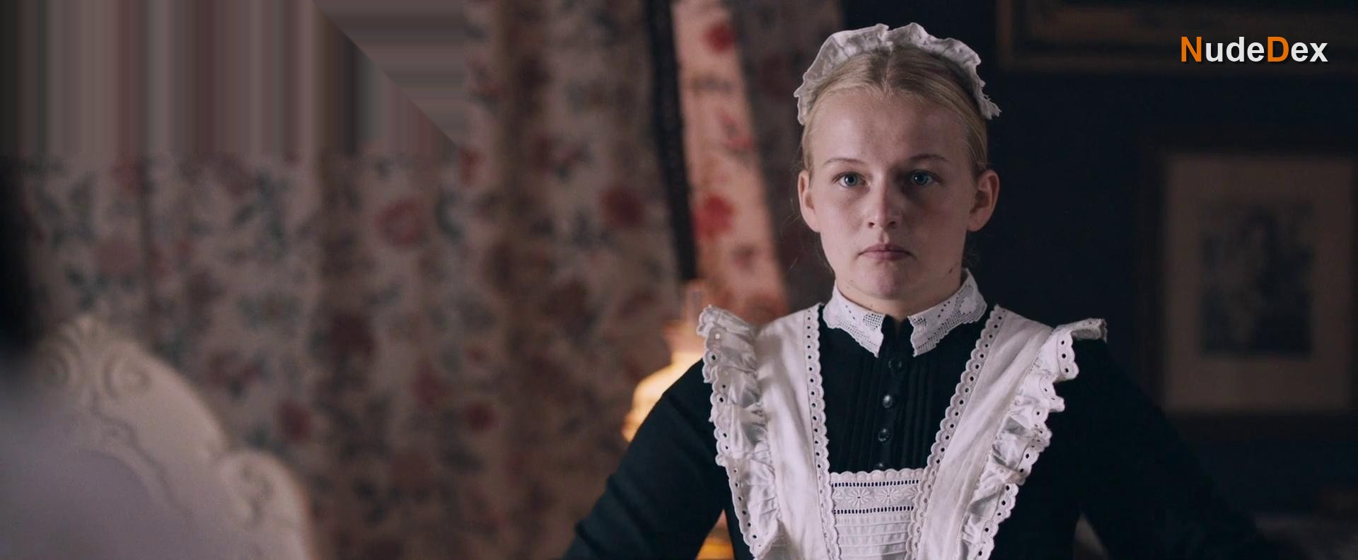 Radka Caldova in The Chambermaid, photo 6