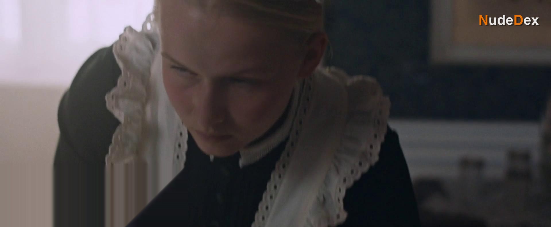 Radka Caldova in The Chambermaid, photo 7