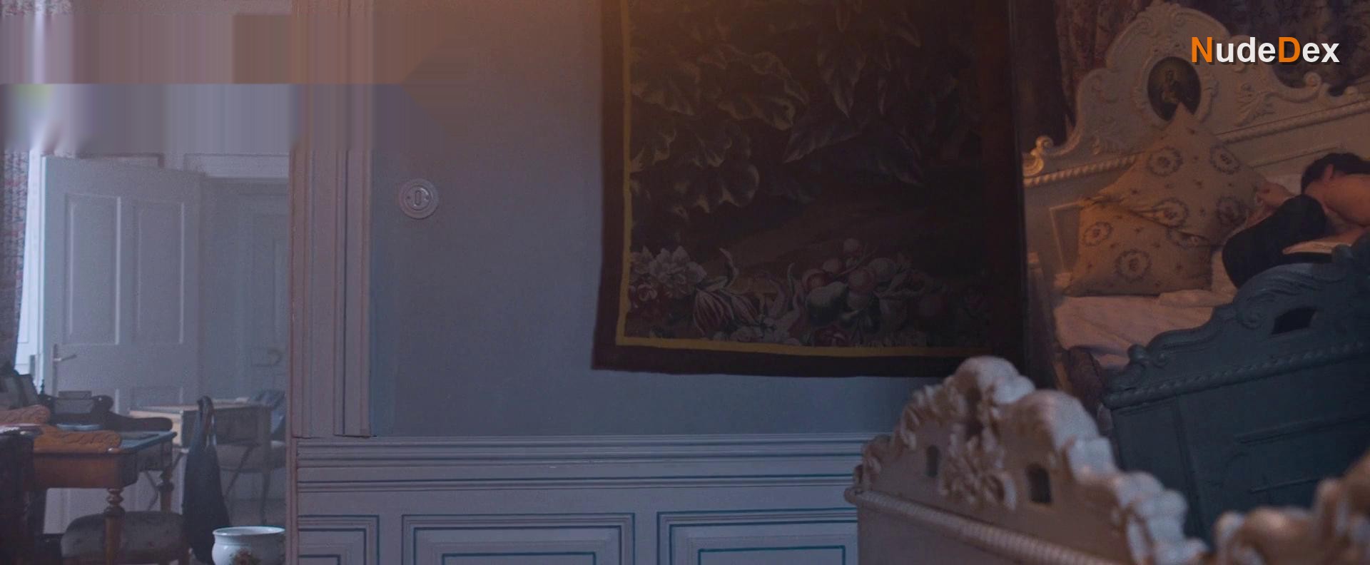 Radka Caldova in The Chambermaid, photo 8