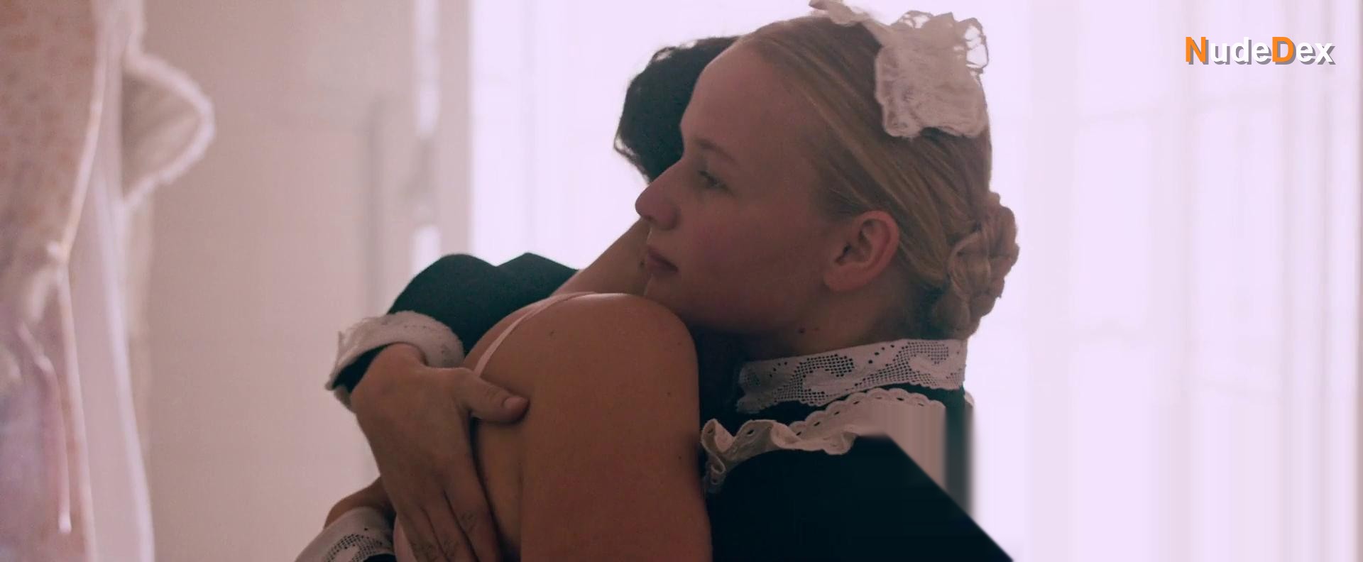 Radka Caldova in The Chambermaid, photo 10