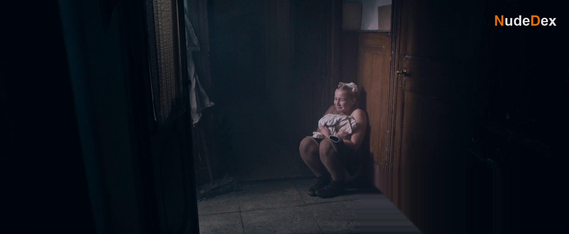 Radka Caldova in The Chambermaid, photo 11