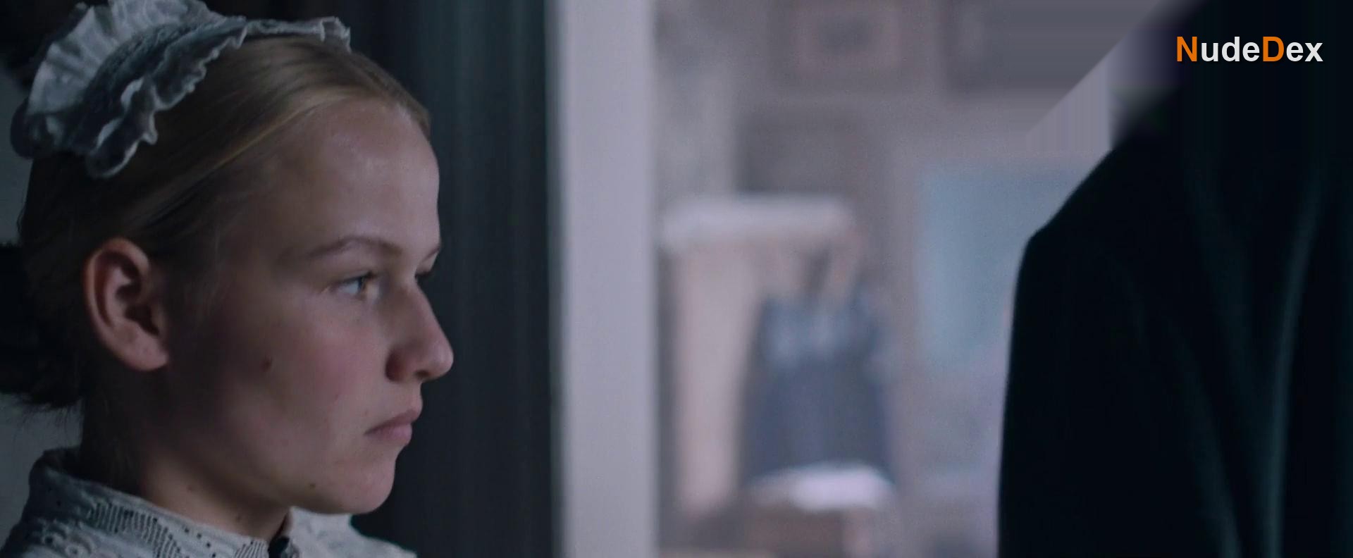 Radka Caldova in The Chambermaid, photo 12