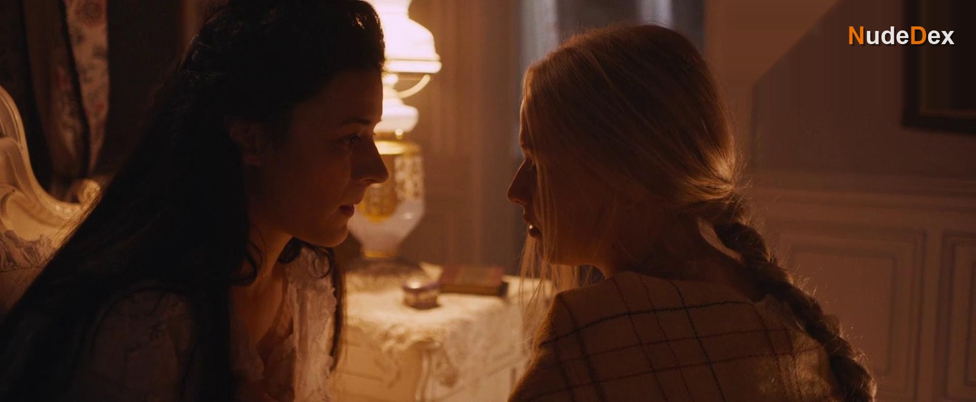 Radka Caldova in The Chambermaid, photo 15