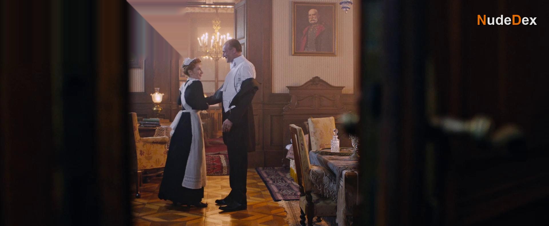 Radka Caldova in The Chambermaid, photo 19