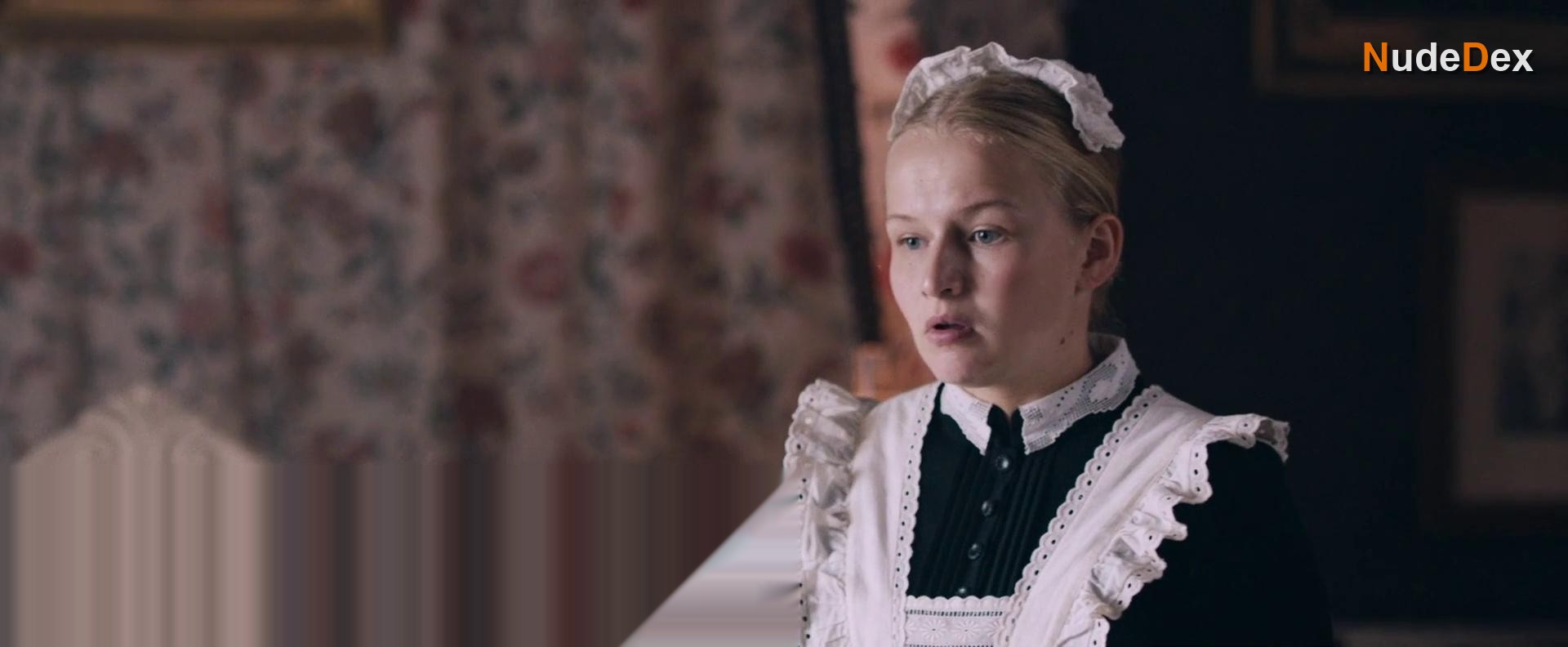 Radka Caldova in The Chambermaid, photo 23
