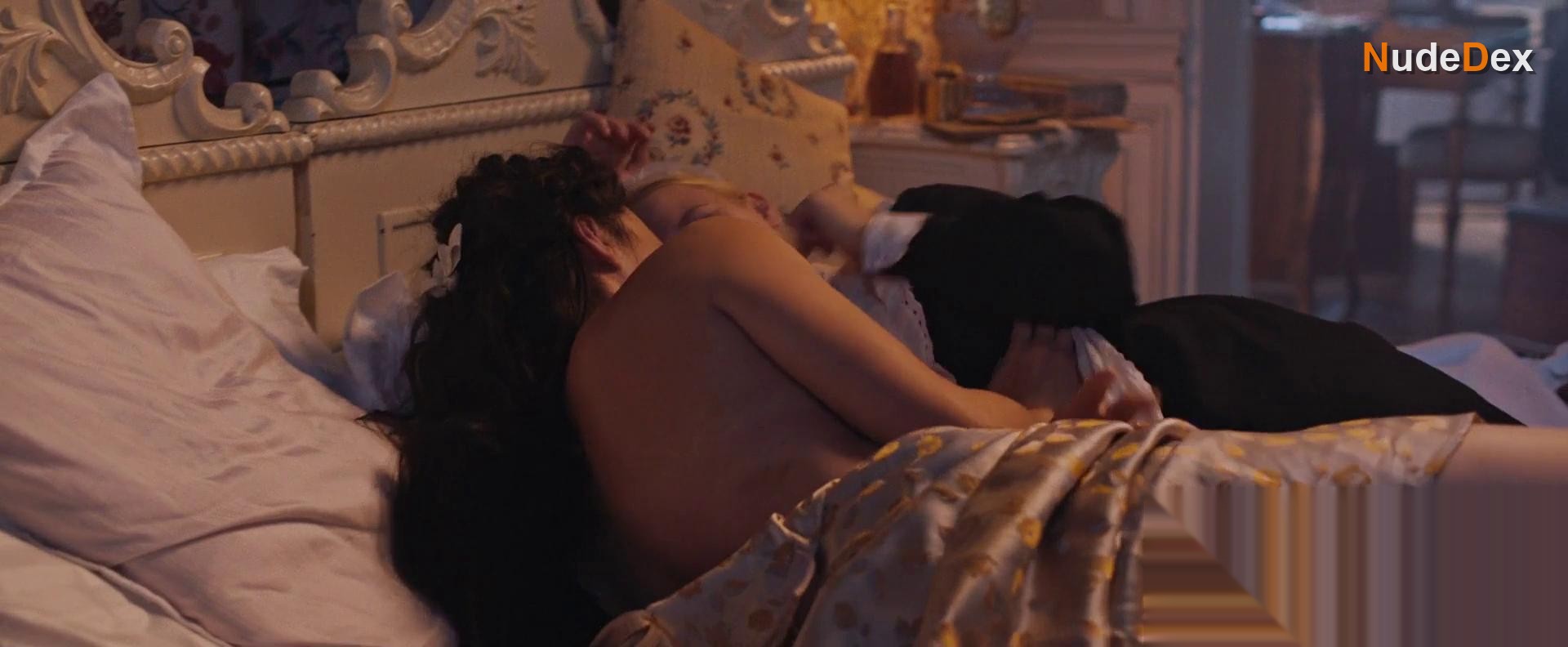 Radka Caldova in The Chambermaid, photo 30