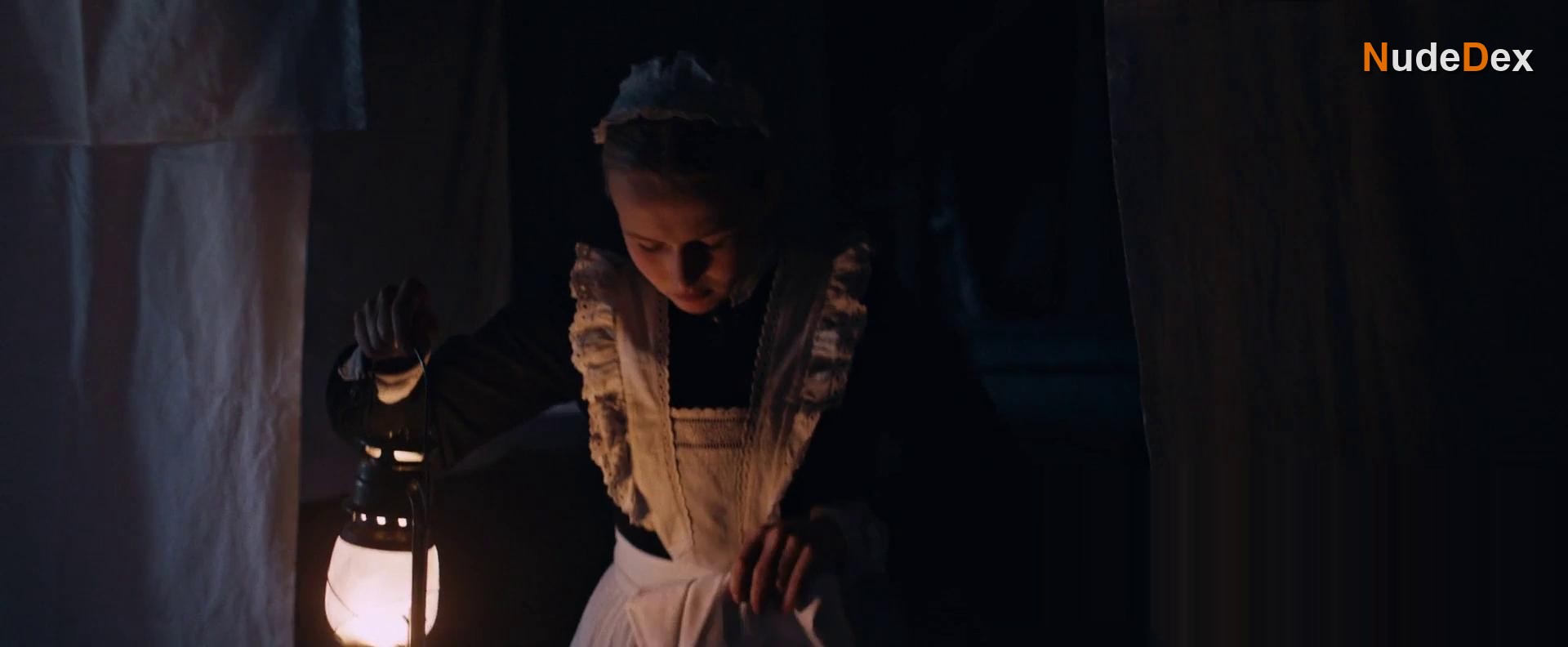 Radka Caldova in The Chambermaid, photo 42