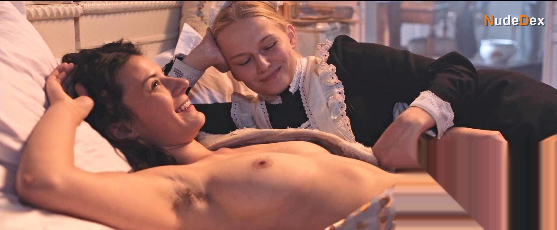 Radka Caldova in The Chambermaid, photo 47