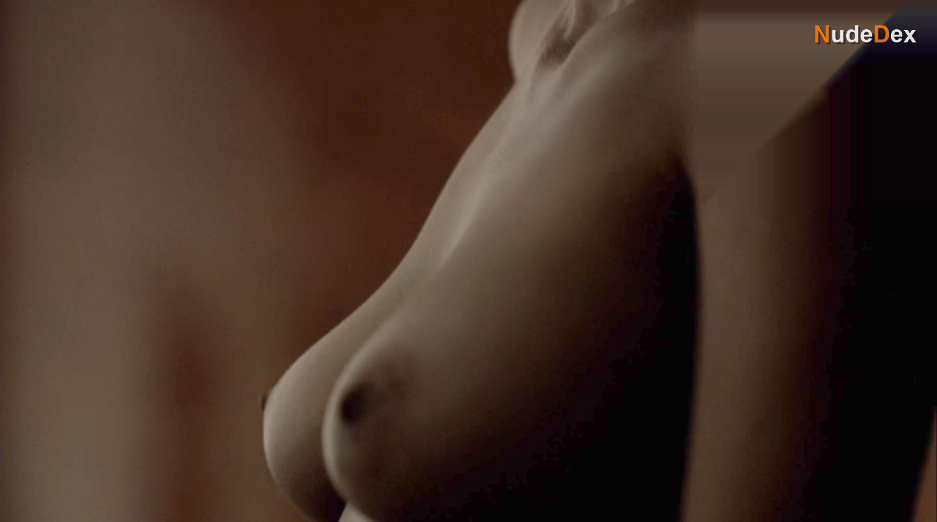 Rafaela Mandelli in O Negocio, photo 13