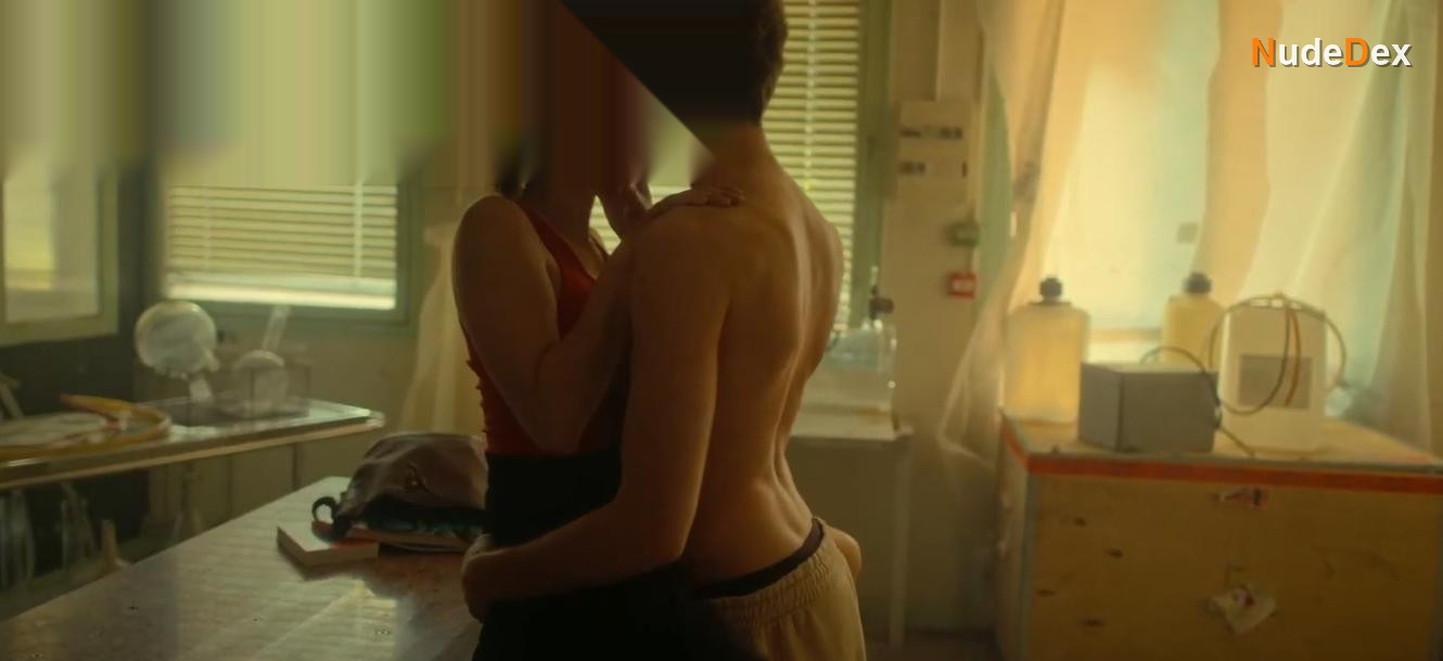 Raika Hazanavicius in Nudes, photo 2