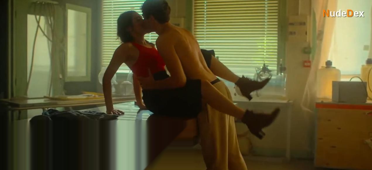 Raika Hazanavicius in Nudes, photo 5