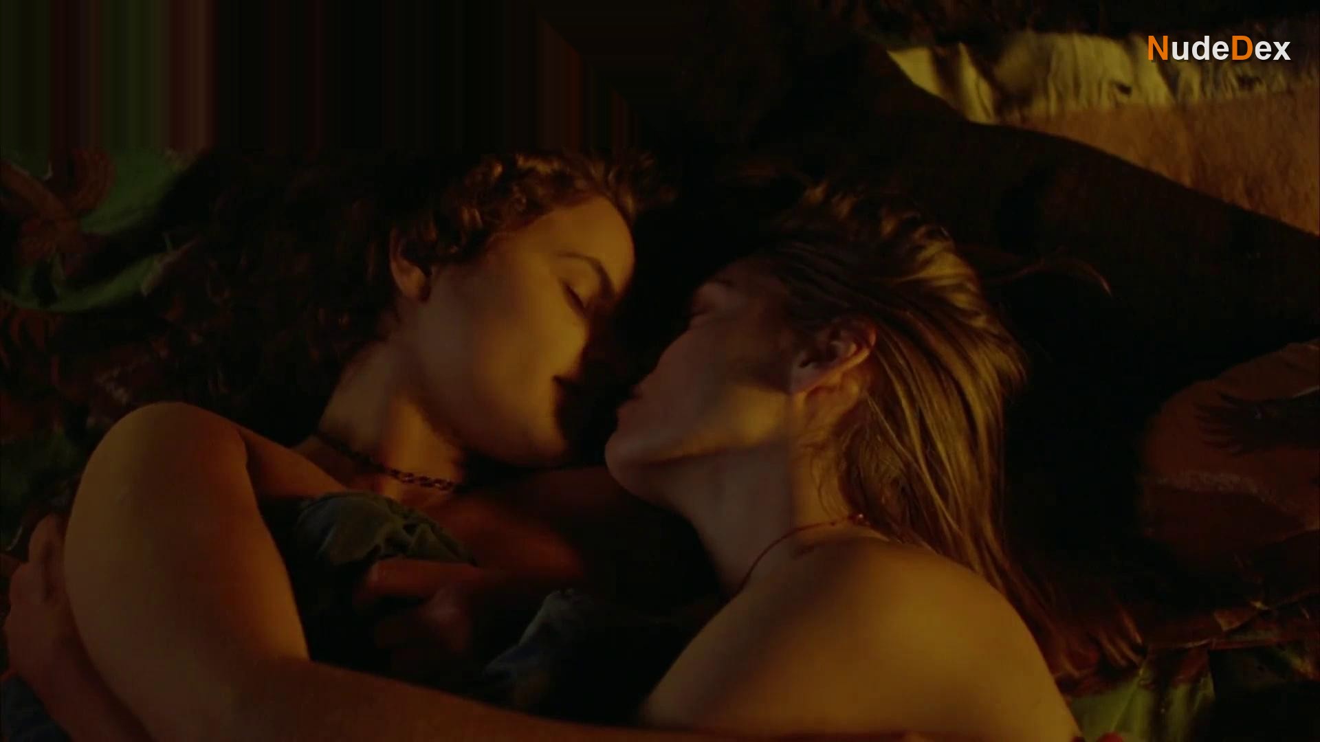 Rain Phoenix in Even Cowgirls Get The Blues, photo 4