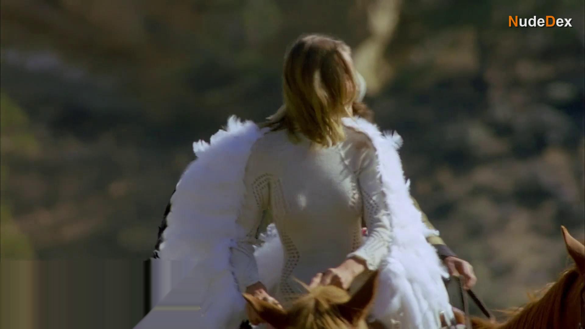 Rain Phoenix in Even Cowgirls Get The Blues, photo 7