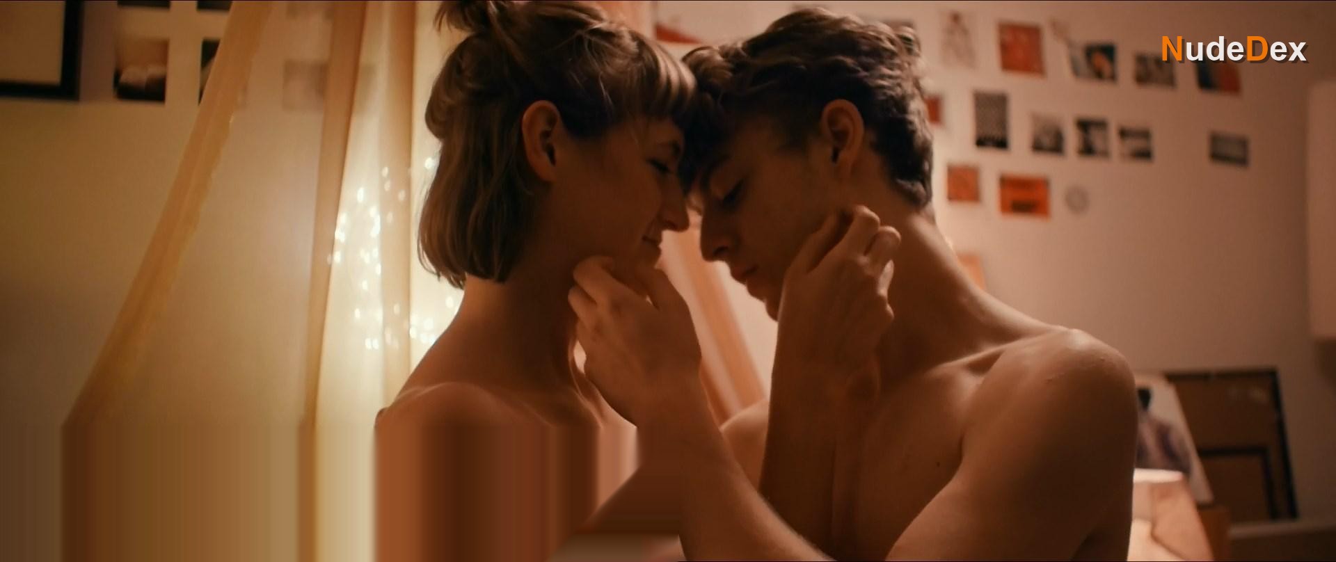 Raphaela Gasper in Lovecut, photo 1