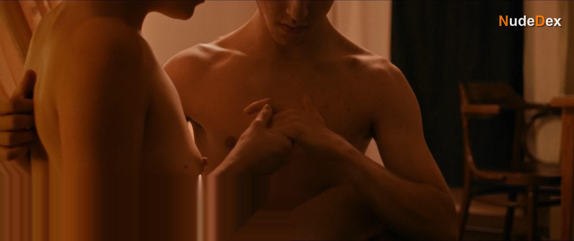 Raphaela Gasper in Lovecut, photo 13