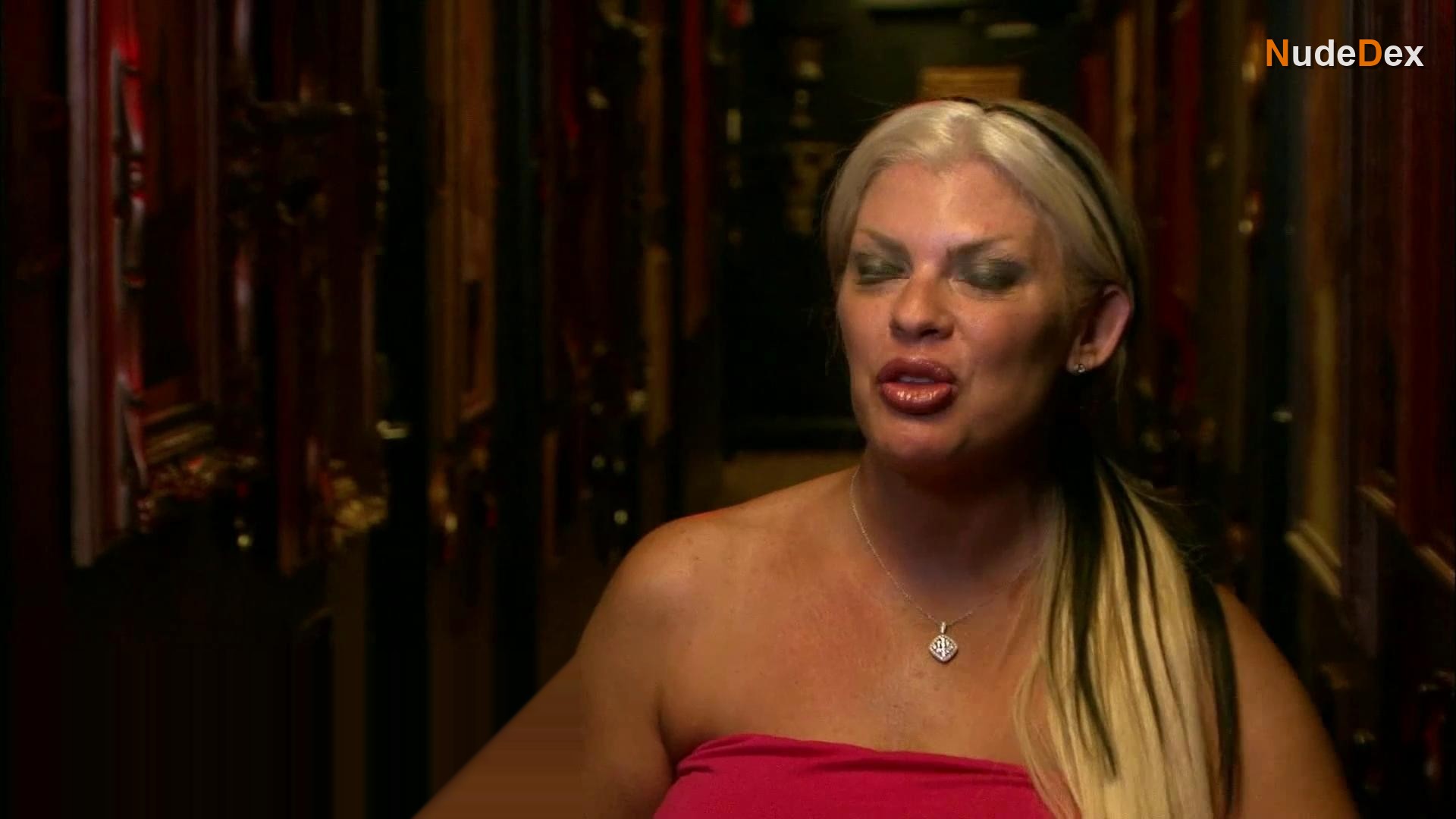 Rebecca in Gigolos, photo 6