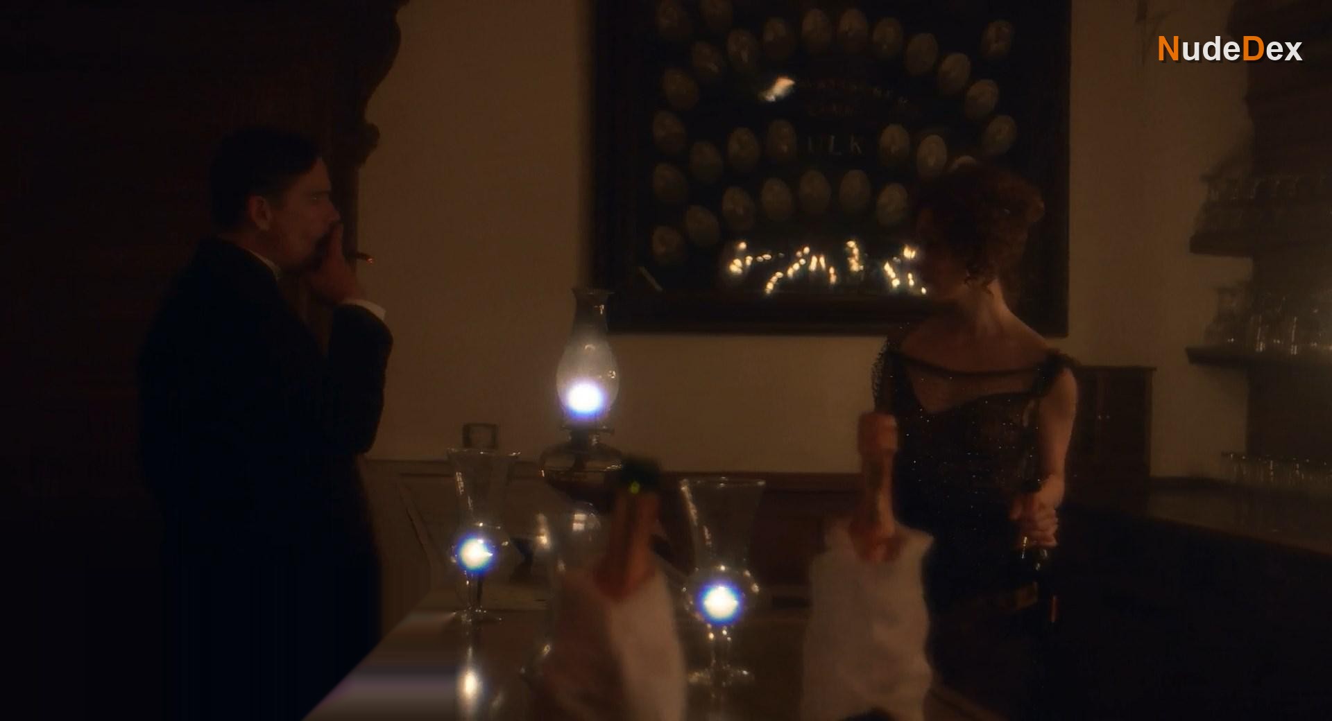 Rebecca Dayan in Tesla, photo 2