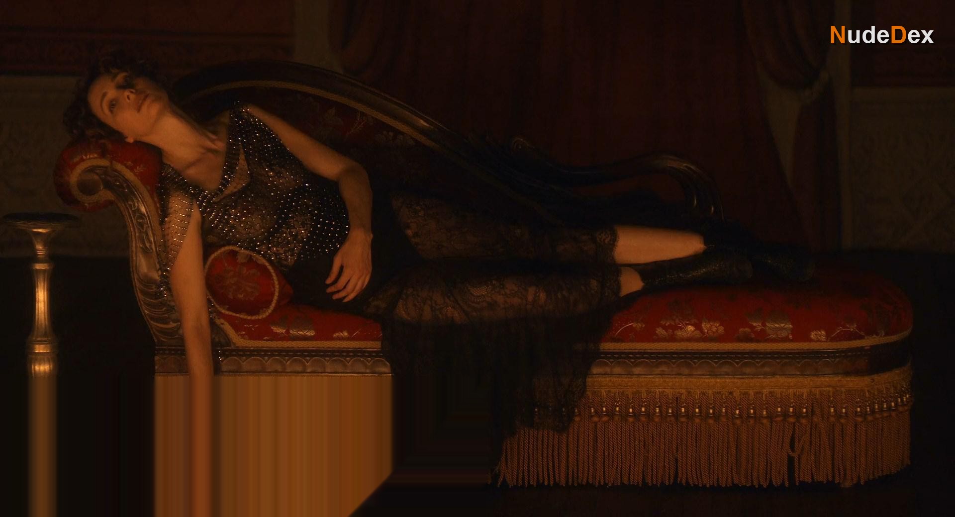Rebecca Dayan in Tesla, photo 4